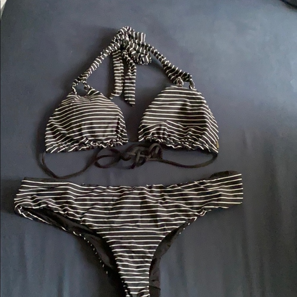 O’Neill reversible black/white stripe bikini set